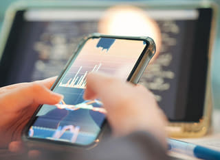 Investor reviewing clear withdrawal and fund transfer process